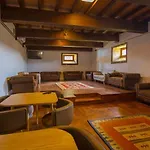 Monasterio De 3*