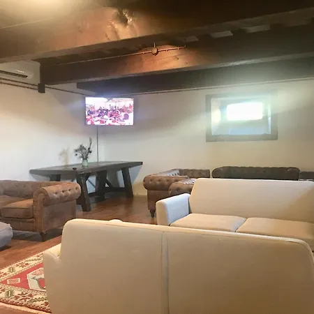 Monasterio De 招待所 4*