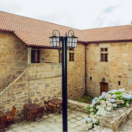 Monasterio De 4*