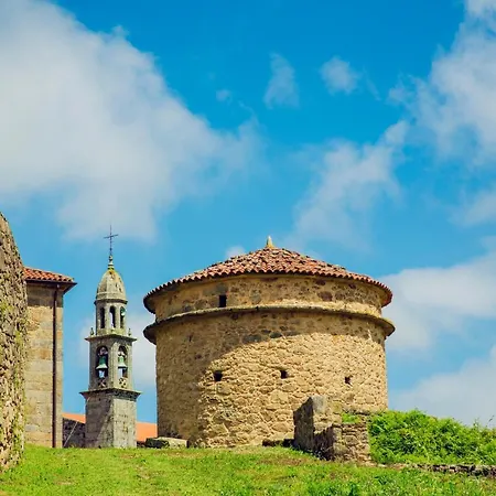 Monasterio Y De Penzion 2*