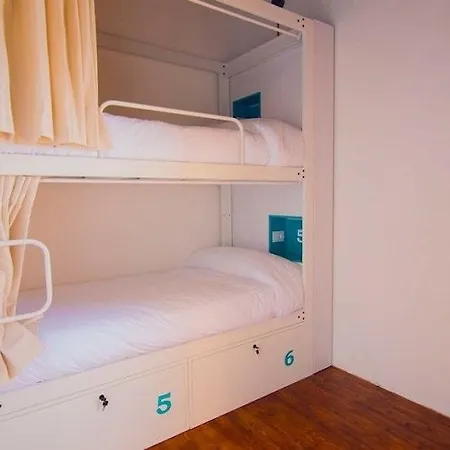 Guest house Monasterio Y De 2*
