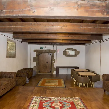 Monasterio De 4*