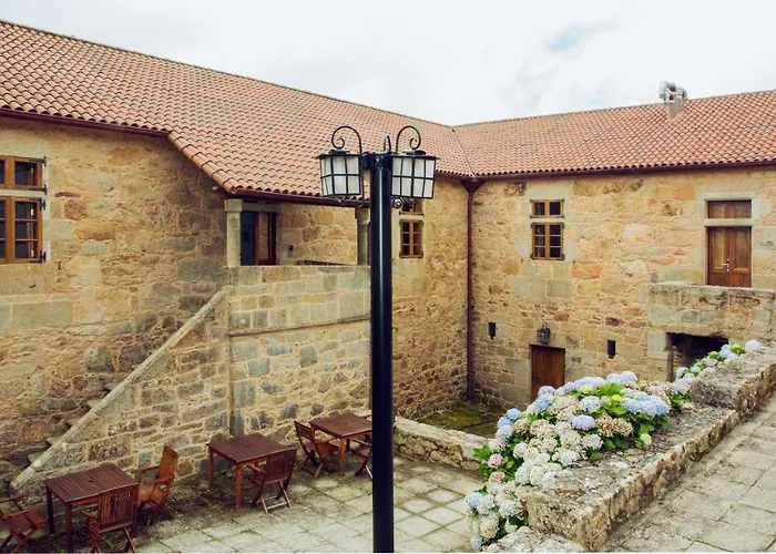 Monasterio De 3*