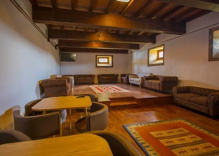 Monasterio De 3*